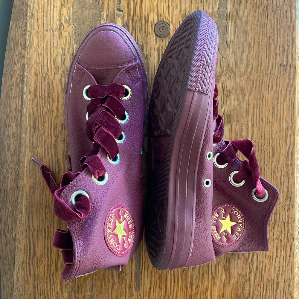 Converse Limited Edition (hightop) big eyelets velvet shoelaces burgundy leather